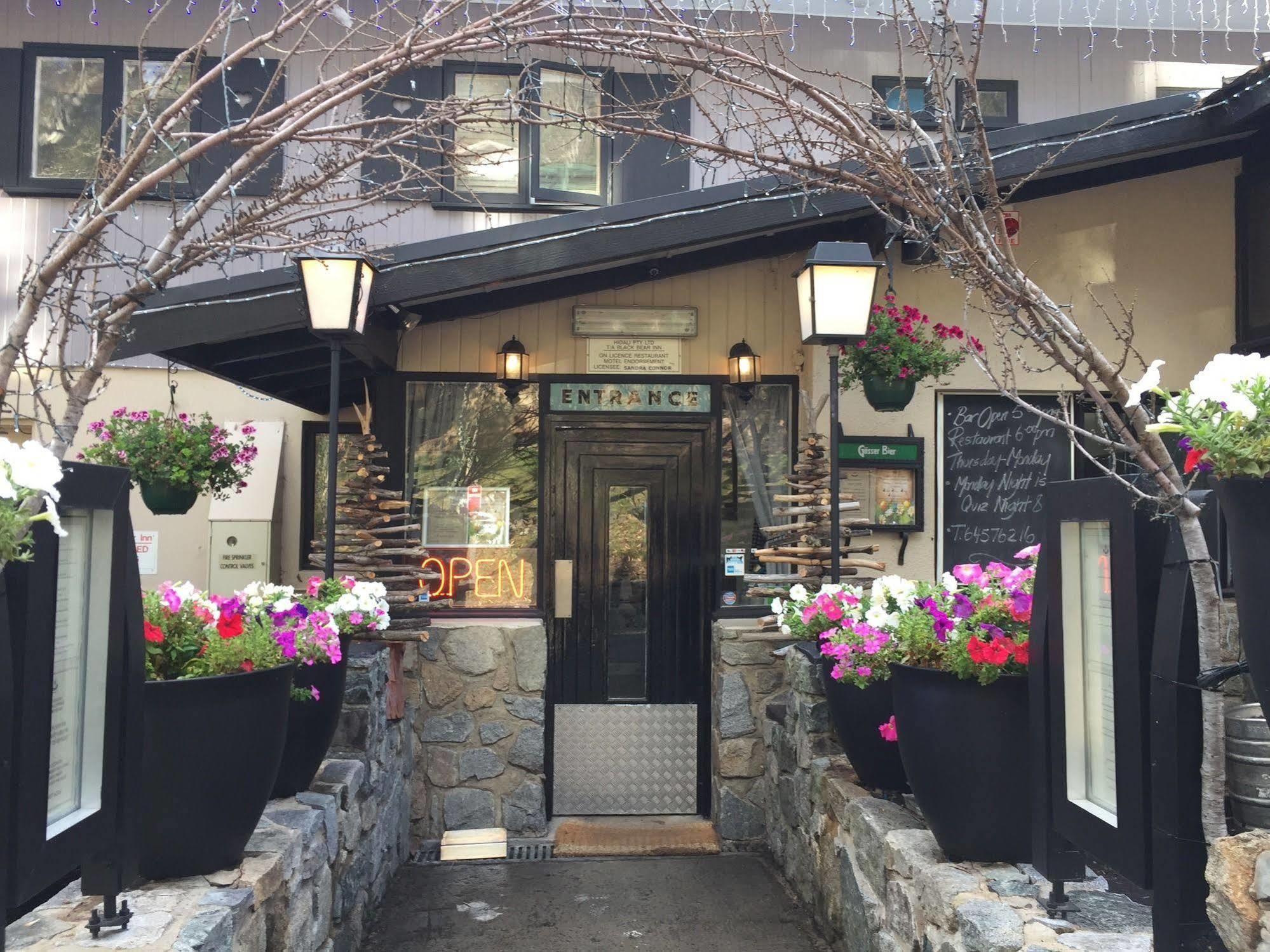 Black Bear Inn Thredbo Exterior foto