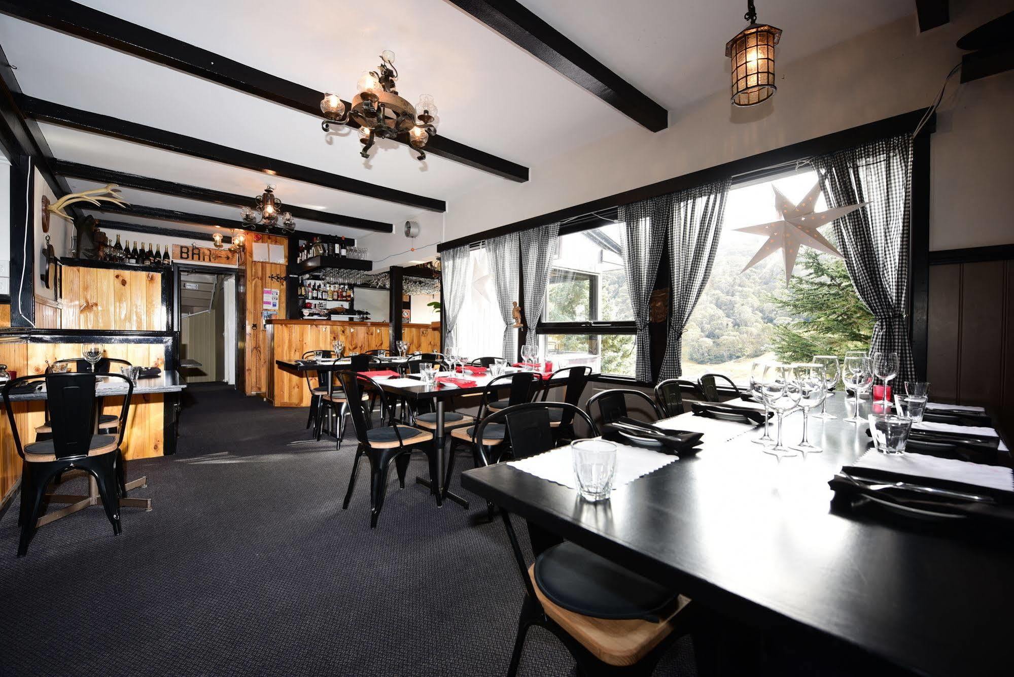 Black Bear Inn Thredbo Exterior foto